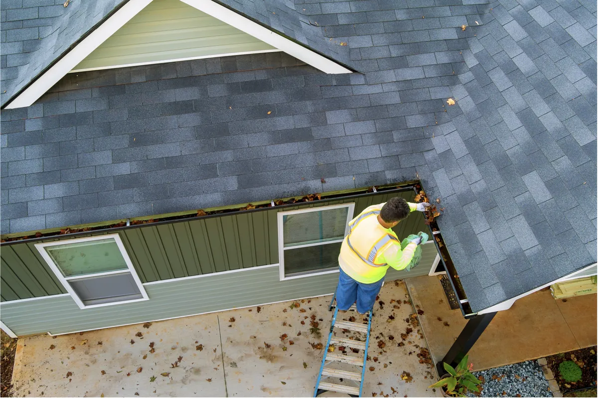Gutter cleaning in Leander, TX